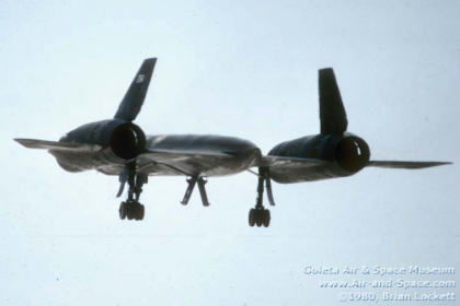 61-7974 29 SR-71A 64-17974 left rear in flight gear down l
